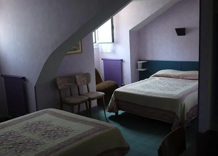 Ξενοδοχείο Saint-charles 2*