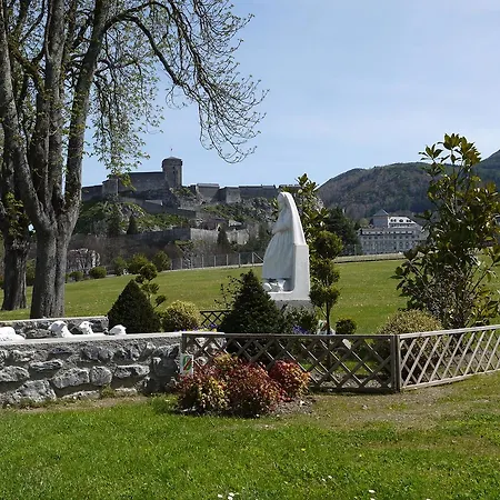 Saint-charles Hotel 2*