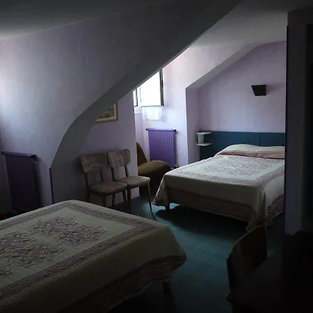 Hotel Saint-charles 2*